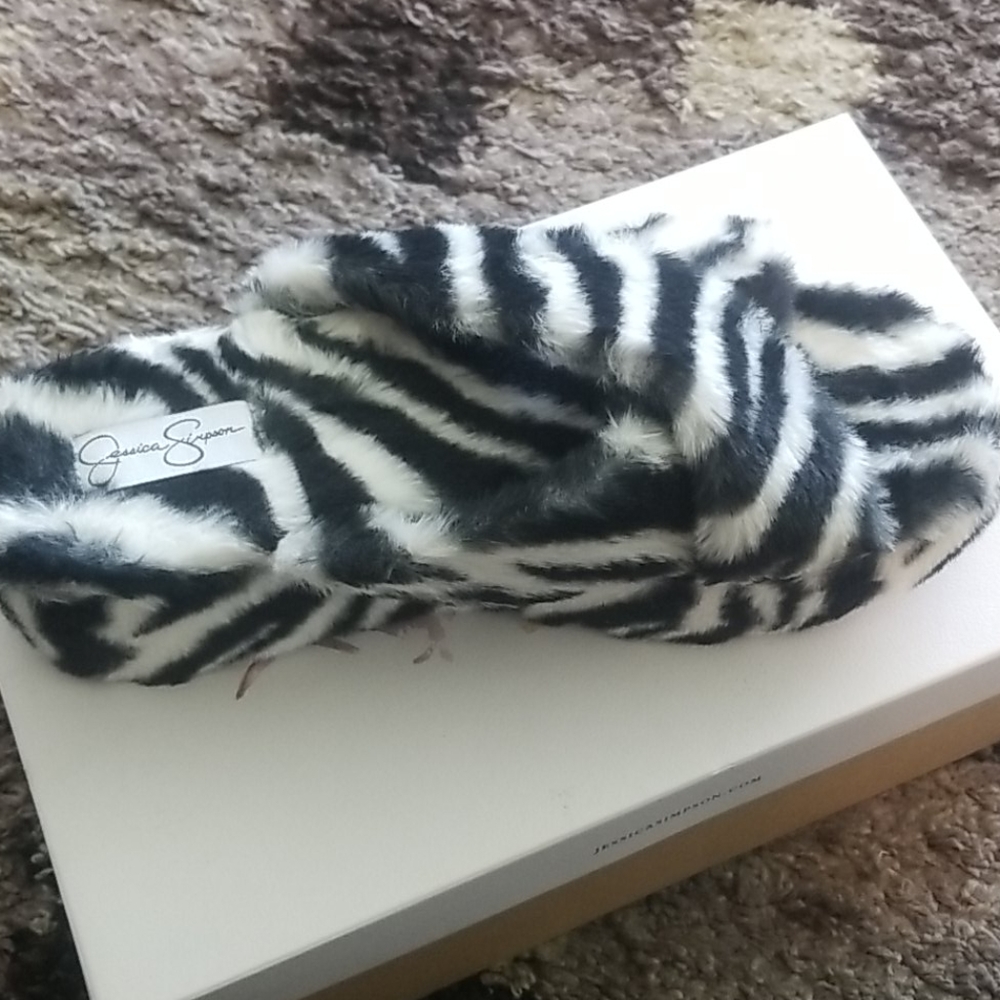 Jessica Simpson Casual Cozy Slipper - Picture 2 of 2